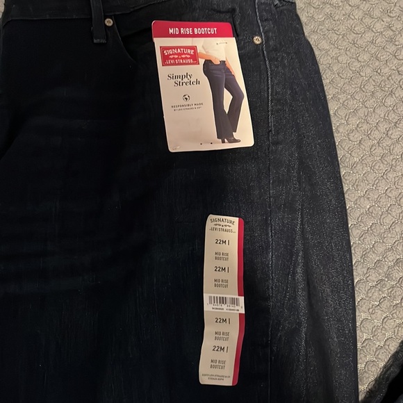 New Womens Mid-Rise Bootcut Jeans Size 22 - Picture 2 of 6